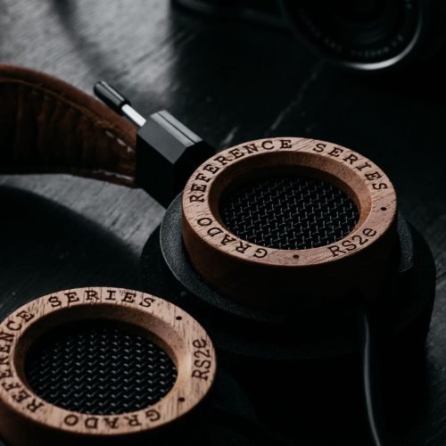 headphones_camera_retro_122094_1920x1080 headphones_camera_retro_122094_1920x1080